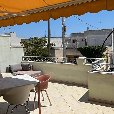 Torre Dell Orso Piazza 100m Dal Mare 托里德欧索